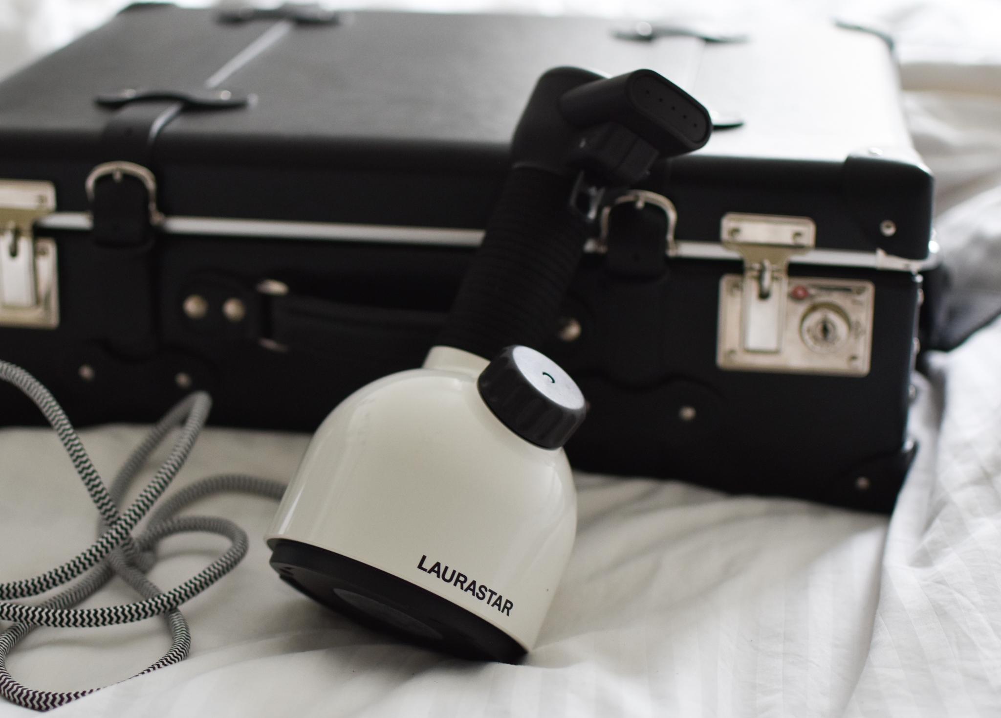 Hygienisch rein und Faltenfrei mit Laurastar | The Chic Advocate