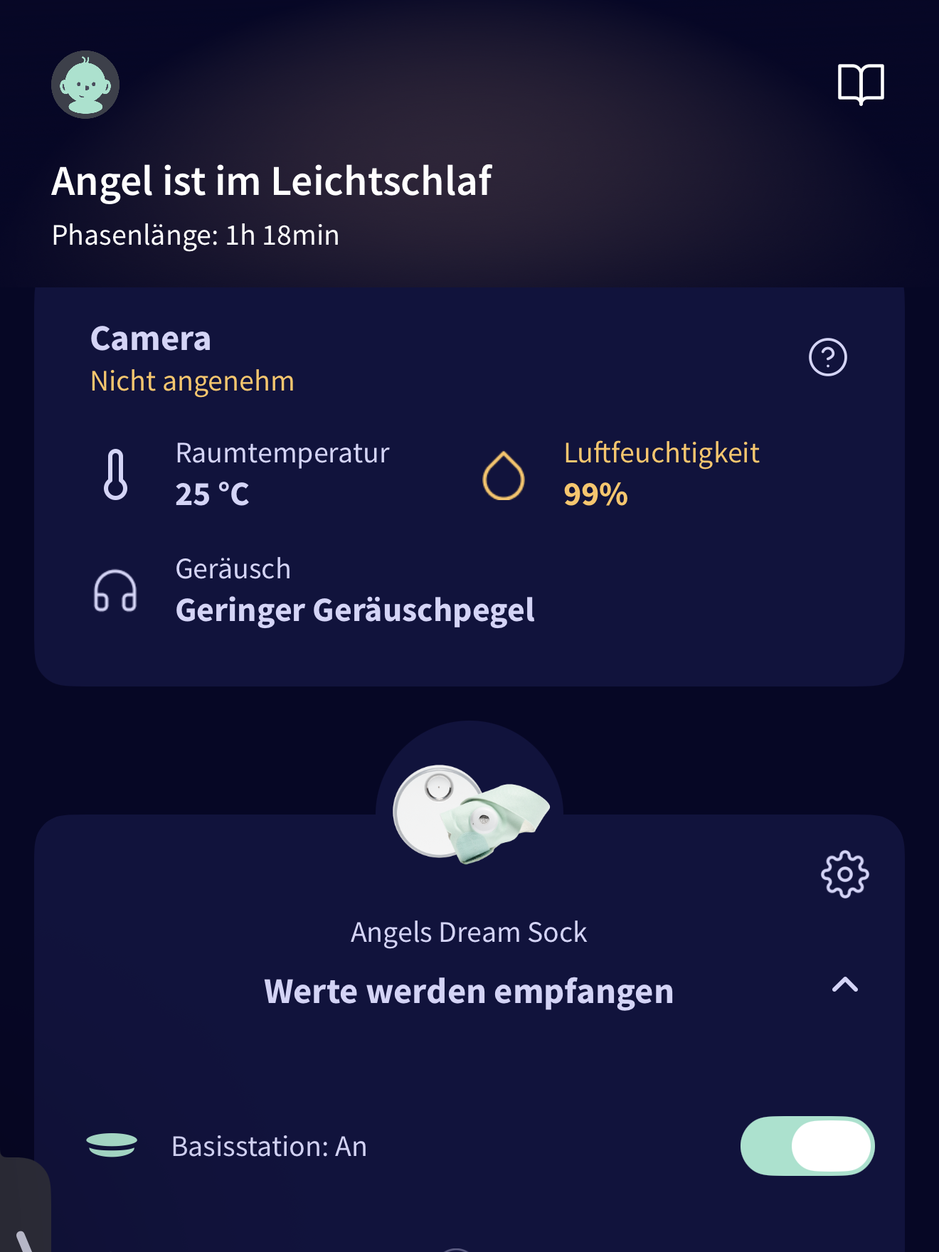 Zimmerwerte der Kamera — hohe Luftfeuchtigkeit wird als "nicht angenehm" markiert.