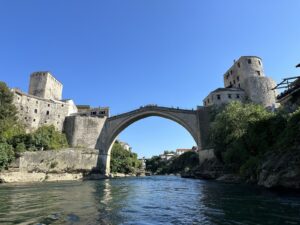 Bosnien und Herzegowina: Von den Kravica-Wasserfällen nach Mostar